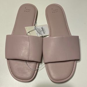 NWT Women’s Lavender Slip-On Sandals by a new day. Size 10.